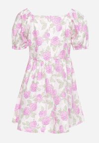 Born2be - Różowa Bawełniana Sukienka w Kwiatowy Print z Bufiastymi Rękawami Flospia. Okazja: na co dzień. Kolor: różowy. Materiał: bawełna. Długość rękawa: krótki rękaw. Wzór: nadruk, kwiaty. Typ sukienki: proste. Styl: casual #2