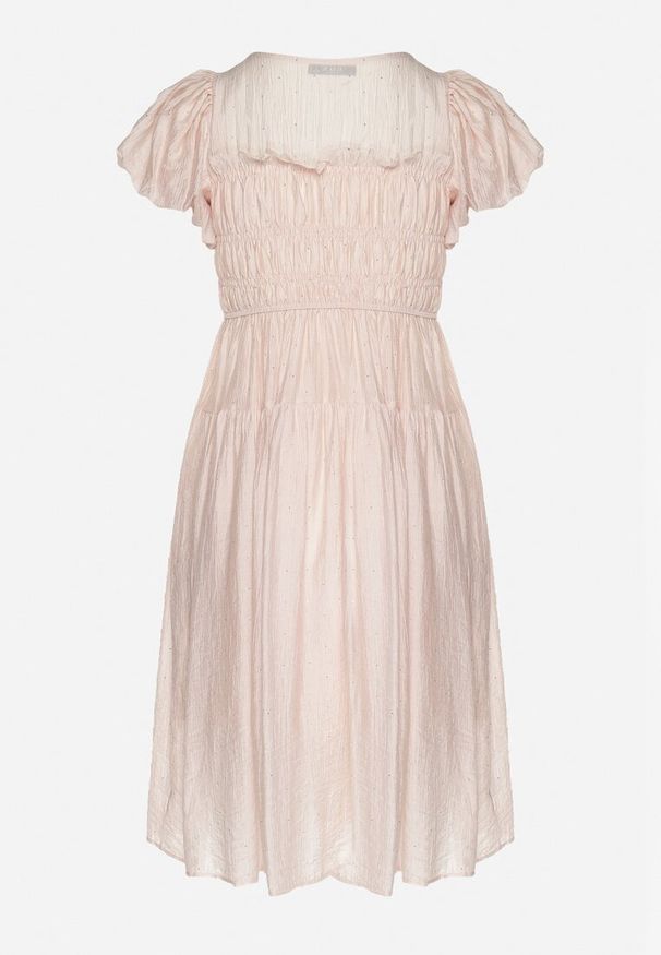 Born2be - Jasnoróżowa Rozkloszowana Sukienka z Bufiastymi Rękawami i Marszczoną Górą Vikkasha. Okazja: na co dzień. Kolor: różowy. Typ sukienki: proste. Styl: casual, elegancki, retro