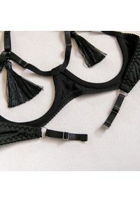 Intica - Komplet bielizny z wycięciami i regulowanymi paskami Puica. Kolor: czerwony. Materiał: materiał. Wzór: paski #5