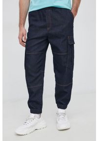 Armani Exchange Spodnie męskie kolor granatowy joggery. Kolor: niebieski