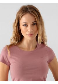 4f - T-shirt regular gładki damski. Kolor: różowy. Materiał: bawełna, dzianina. Wzór: gładki #2