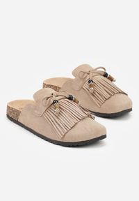 Born2be - Ciemnobeżowe Klapki Mule z Imitacji Zamszu Zdobione Koralikami i Frędzlami Elwedena. Kolor: beżowy. Materiał: zamsz. Wzór: aplikacja. Styl: klasyczny, elegancki, boho #4