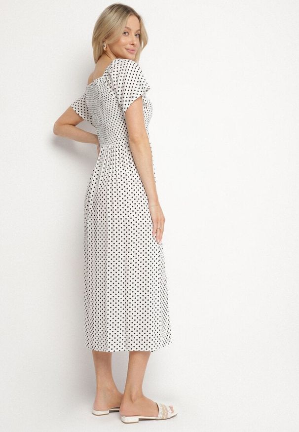 Born2be - Biała Sukienka z Bawełny o Rozkloszowanym Kroju w Kropeczki Lisadrisa. Okazja: na imprezę, na co dzień. Kolor: biały. Materiał: bawełna. Długość rękawa: krótki rękaw. Styl: elegancki, casual, klasyczny