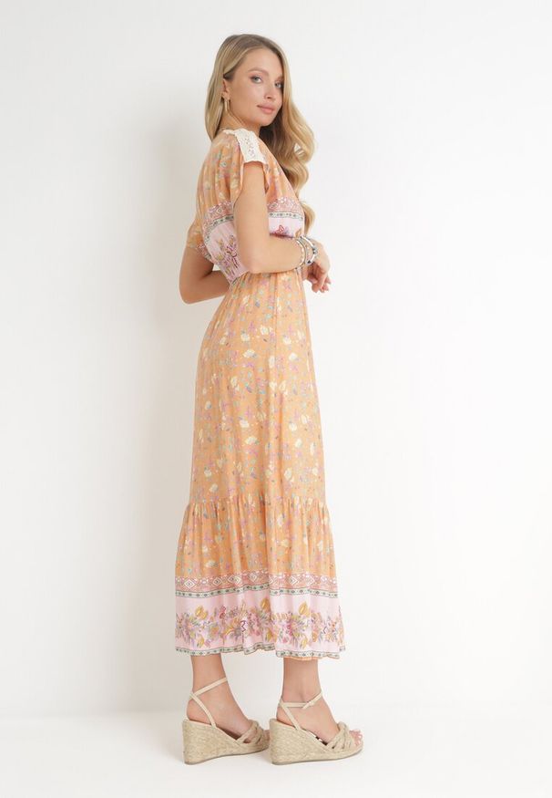 Born2be - Pomarańczowo-Różowa Bawełniana Sukienka Maxi z Gumką w Talii i Cienkim Paskiem z Chwostami Kenadi. Kolor: pomarańczowy. Materiał: bawełna. Długość rękawa: krótki rękaw. Sezon: wiosna, lato. Typ sukienki: rozkloszowane. Długość: maxi