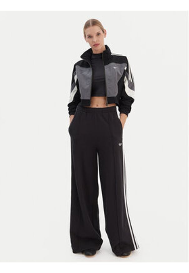 Adidas - adidas Bluza Blocking JW7289 Czerwony Regular Fit. Kolor: czerwony. Materiał: syntetyk