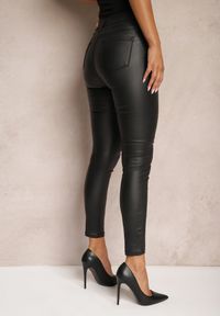 Renee - Czarne Spodnie Skinny High Waist z Dodatkiem Bawełny z Ekoskóry Nevitae. Okazja: na co dzień. Stan: podwyższony. Kolor: czarny. Materiał: bawełna. Styl: elegancki, casual #4