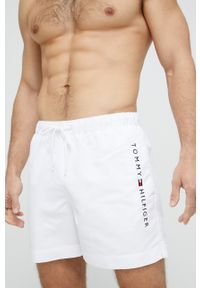 TOMMY HILFIGER - Tommy Hilfiger szorty kąpielowe kolor biały. Kolor: biały. Materiał: tkanina, poliester #1