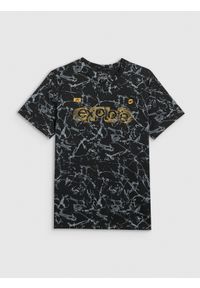 4f - 4F T-shirt regular z nadrukiem męski - czarny S. Okazja: na co dzień. Kolor: czarny. Materiał: dzianina, bawełna. Długość rękawa: krótki rękaw. Długość: krótkie. Wzór: nadruk. Styl: casual