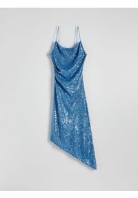 Reserved - Asymetryczna sukienka maxi z cekinami - jasnoniebieski. Kolor: niebieski. Typ sukienki: asymetryczne. Długość: maxi #1