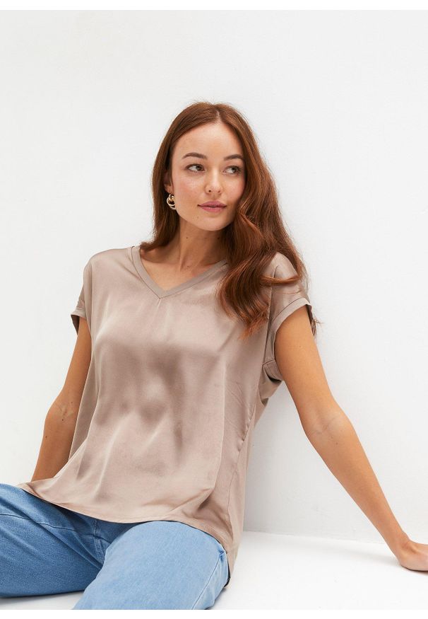 bonprix - Koszulka z mieszanki wiskozy. Kolor: brązowy. Materiał: wiskoza, satyna