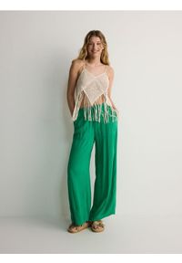 Reserved - Spodnie z wiskozy - zielony. Kolor: zielony. Materiał: wiskoza