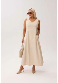 Moda Size Plus Iwanek - Elegancka sukienka Sevilla Beige MAXI bez rękawów, z kieszeniami i kwiatowym printem PLUS SIZE WIOSNA LATO. Okazja: na wesele, na co dzień, na ślub cywilny, na komunię, na spacer, na imprezę. Kolekcja: plus size. Wzór: nadruk, kwiaty. Typ sukienki: dla puszystych. Materiał: len, tkanina, bawełna. Długość rękawa: bez rękawów. Sezon: lato, wiosna. Styl: elegancki. Długość: maxi #1