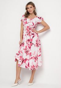 Born2be - Jasnobeżowa Sukienka w Kwiaty z Dekoltem Łódką z Bawełną o Rozkloszowanym Kroju Annilva. Okazja: na spacer, na imprezę, na co dzień. Typ kołnierza: dekolt w łódkę. Kolor: beżowy. Materiał: bawełna. Długość rękawa: krótki rękaw. Wzór: kwiaty. Sezon: wiosna, lato. Styl: elegancki, casual, klasyczny #1