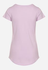 Born2be - Fioletowy Klasyczny T-shirt z Bawełny Ozdobiony Nadrukiem Getantia. Okazja: na co dzień. Kolor: fioletowy. Materiał: bawełna. Wzór: nadruk, aplikacja. Styl: klasyczny #4