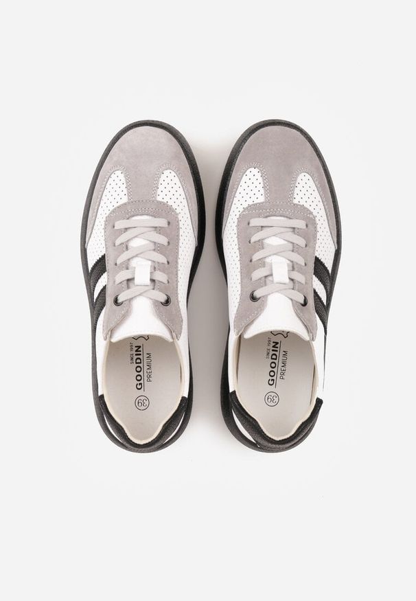 Renee - Biało-Szare Sneakersy ze Skóry Naturalnej na Platformie z Perforacją i Paskami Urevla. Okazja: na co dzień. Zapięcie: pasek. Kolor: biały. Materiał: skóra. Obcas: na platformie
