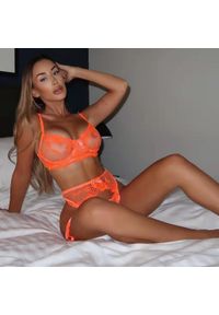 Intica - Komplet bielizny z haftem na specjalne okazje Ruxandra. Kolor: czarny. Materiał: materiał. Wzór: haft #8