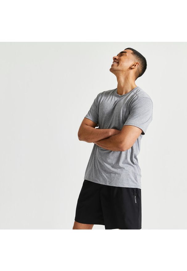 DOMYOS - Koszulka fitness męska Domyos krótki rękaw. Kolor: szary, niebieski, wielokolorowy. Materiał: poliester, materiał. Długość rękawa: krótki rękaw. Długość: krótkie. Sport: fitness