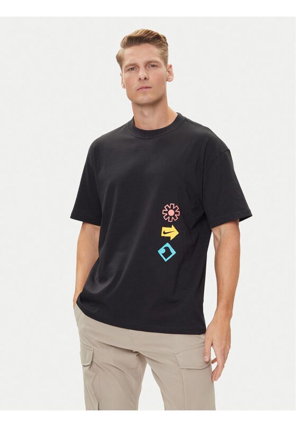 Nike T-Shirt HJ0762 Czarny Regular Fit. Kolor: czarny. Materiał: bawełna