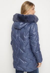 Born2be - Niebieska Pikowana Kurtka z Kapturem z Odpinanym Futerkiem Sevea. Okazja: na spacer. Typ kołnierza: kaptur. Kolekcja: plus size. Kolor: niebieski. Materiał: futro. Styl: klasyczny, sportowy #6