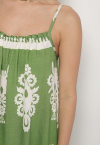 Born2be - Zielona Sukienka o Rozkloszowanym Kroju na Ramiączkach w Etniczny Wzór Revoniae. Okazja: na co dzień. Typ kołnierza: dekolt w kształcie V. Kolor: zielony. Długość rękawa: na ramiączkach. Styl: casual, elegancki #4