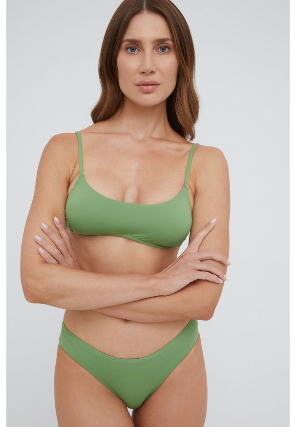 United Colors of Benetton biustonosz kąpielowy kolor zielony lekko usztywniona miseczka. Kolor: zielony. Materiał: materiał. Długość: długie