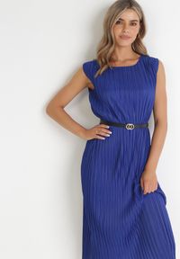 Born2be - Granatowa Plisowana Sukienka Midi z Paskiem z Imitacji Skóry Sharia. Kolor: niebieski. Materiał: skóra. Długość rękawa: bez rękawów. Styl: elegancki. Długość: midi #2