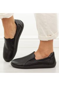 Czarne skórzane półbuty damskie barefoot M.Daszyński Ol38-2. Okazja: na co dzień. Kolor: czarny. Materiał: skóra. Szerokość cholewki: normalna. Sezon: wiosna, jesień, lato. Styl: casual, elegancki, sportowy, klasyczny #1