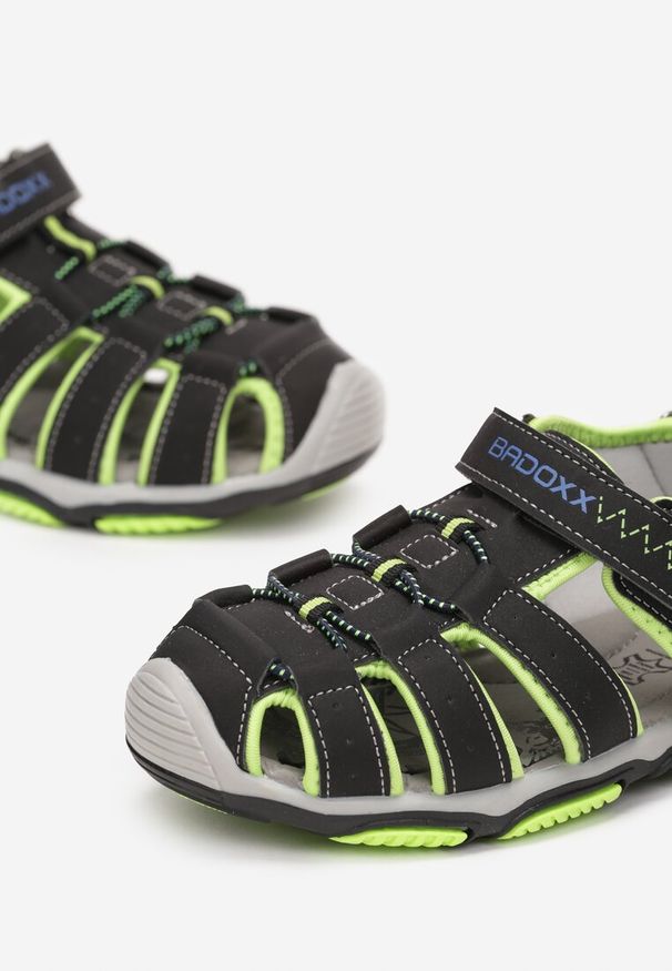 Born2be - Czarno-Zielone Sandały w Sportowym Stylu ze Skórzaną Wkładką i Rzepami Lenila. Zapięcie: rzepy. Kolor: czarny. Materiał: skóra. Styl: sportowy