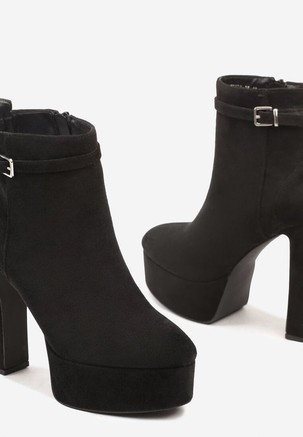 Renee - Czarne Botki na Słupku z Platformą Ozdobione Cienkim Paskiem Gebitha. Zapięcie: pasek. Kolor: czarny. Materiał: jeans. Wzór: aplikacja. Obcas: na platformie. Styl: elegancki