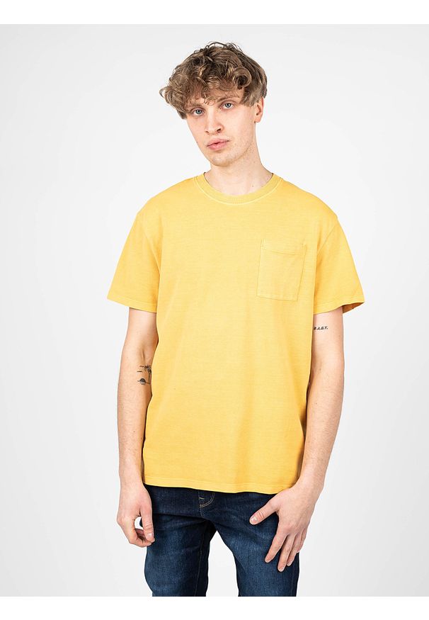 Pepe Jeans T-shirt "Treyson" | PM508536 | Treyson | Mężczyzna | Żółty. Okazja: na co dzień. Kolor: żółty. Materiał: bawełna. Wzór: aplikacja. Styl: casual
