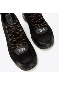 Wittchen - Męskie sneakersy na lekkiej podeszwie czarne. Okazja: na co dzień. Nosek buta: okrągły. Kolor: czarny. Materiał: nubuk, skóra. Wzór: jednolity #5