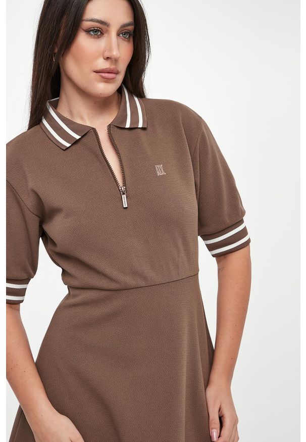 Armani Exchange - Sukienka polo mini ARMANI EXCHANGE. Typ kołnierza: polo. Długość: mini