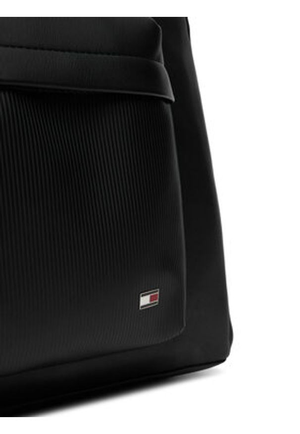 TOMMY HILFIGER - Tommy Hilfiger Torba Th Flag Duffle AM0AM14007 Czarny. Kolor: czarny. Materiał: skóra