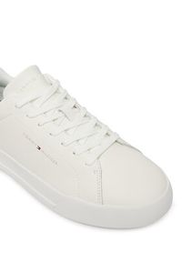 TOMMY HILFIGER - Tommy Hilfiger Sneakersy Th Court Core Ess Leather FM0FM05367 Biały. Kolor: biały. Materiał: skóra #5