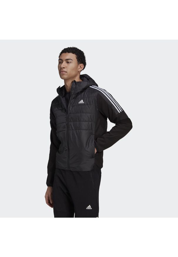 Adidas - Essentials Insulated Hooded Hybrid Jacket. Kolor: czarny. Materiał: materiał