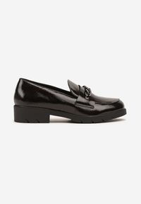 Born2be - Brązowe Lakierowane Mokasyny z Łańcuszkiem Arnarie. Okazja: na co dzień. Kolor: brązowy. Materiał: lakier. Styl: klasyczny, casual #3