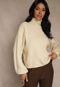 Renee - Jasnobeżowy Golf Ozdobiony Ściągaczami Wedena. Okazja: na co dzień. Typ kołnierza: golf. Kolor: beżowy. Materiał: skóra, jeans. Wzór: aplikacja. Styl: casual #5