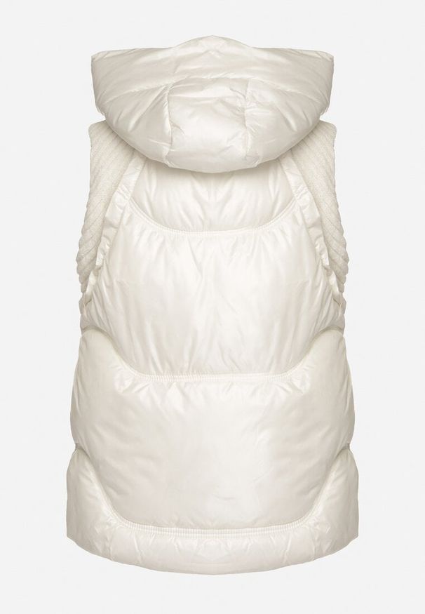 Born2be - Biała Pikowana Kamizelka z Kapturem i Ściągaczami Timorae. Okazja: na spacer. Typ kołnierza: kaptur. Kolor: biały. Materiał: jeans