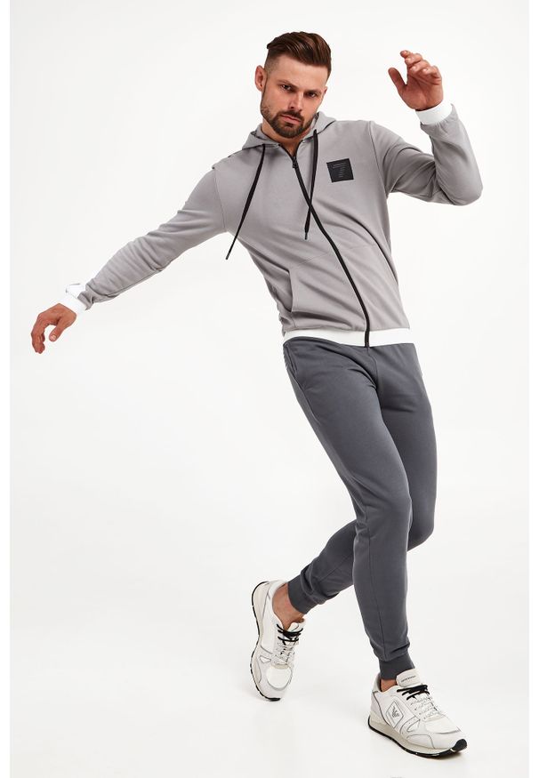 EA7 Emporio Armani - Bluza EA7 EMPORIO ARMANI. Typ kołnierza: kaptur. Wzór: aplikacja