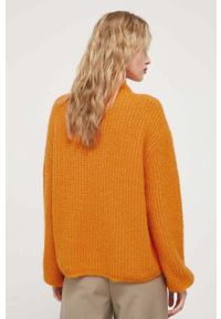 Bruuns Bazaar sweter wełniany damski kolor pomarańczowy ciepły z półgolfem. Kolor: pomarańczowy. Materiał: wełna #4
