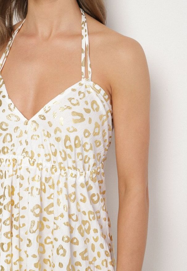Born2be - Biała Sukienka z Wiskozy z Odkrytymi Plecami i Metalicznym Nadrukiem w Panterkę Linadea. Typ kołnierza: dekolt w serek. Kolor: biały. Materiał: wiskoza. Wzór: motyw zwierzęcy, nadruk. Typ sukienki: rozkloszowane