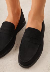 Renee - Czarne Mokasyny Casual VICES z Imitacji Zamszu z Wkładką ze Skóry Naturalnej Sheiris. Okazja: na co dzień. Kolor: czarny. Materiał: zamsz, skóra. Styl: casual #2
