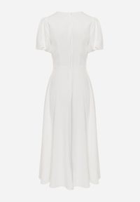 Renee - Biała Rozkloszowana Sukienka Koktajlowa VICES na Krótki Rękaw Nessesha. Okazja: na randkę, na wesele, na ślub cywilny. Kolor: biały. Długość rękawa: krótki rękaw. Styl: wizytowy. Długość: mini #5