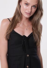 Born2be - Czarna Sukienka Unneeded. Okazja: na randkę, na imprezę. Kolor: czarny. Długość rękawa: na ramiączkach. Wzór: aplikacja. Typ sukienki: rozkloszowane. Styl: wakacyjny. Długość: mini #3