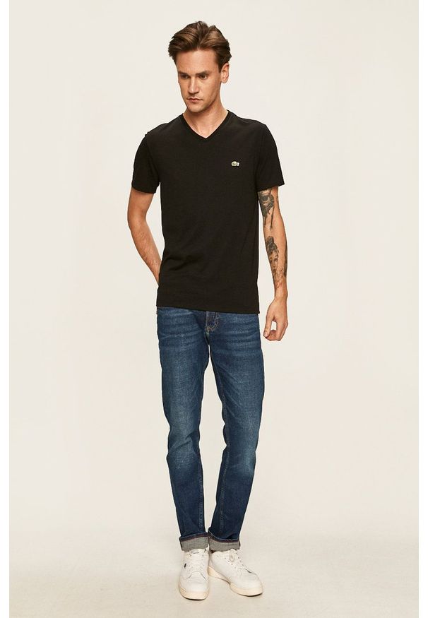 Lacoste - T-shirt. Okazja: na co dzień. Kolor: czarny. Materiał: dzianina. Wzór: gładki. Styl: casual