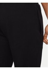 C.P. Company Spodnie dresowe 16CMSP017A005086W Czarny Regular Fit. Kolor: czarny. Materiał: bawełna #3