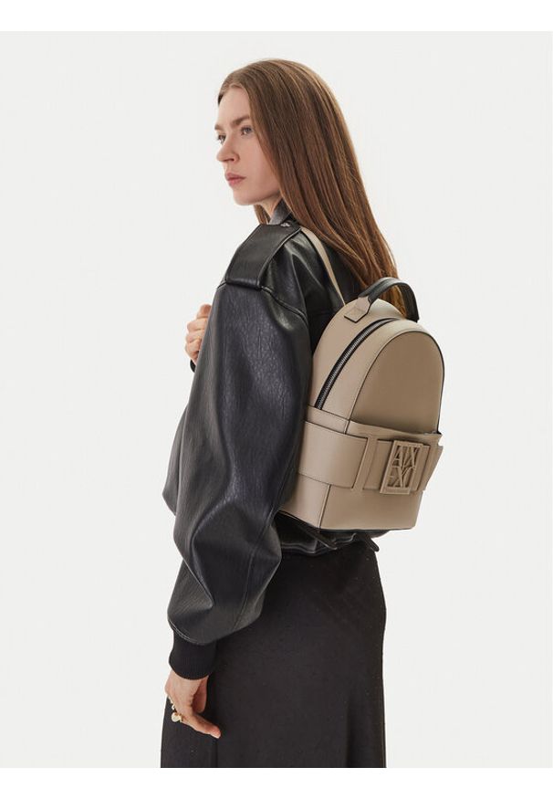 Armani Exchange Plecak XW001204 AF13672 U6223 Beżowy. Kolor: beżowy. Materiał: skóra