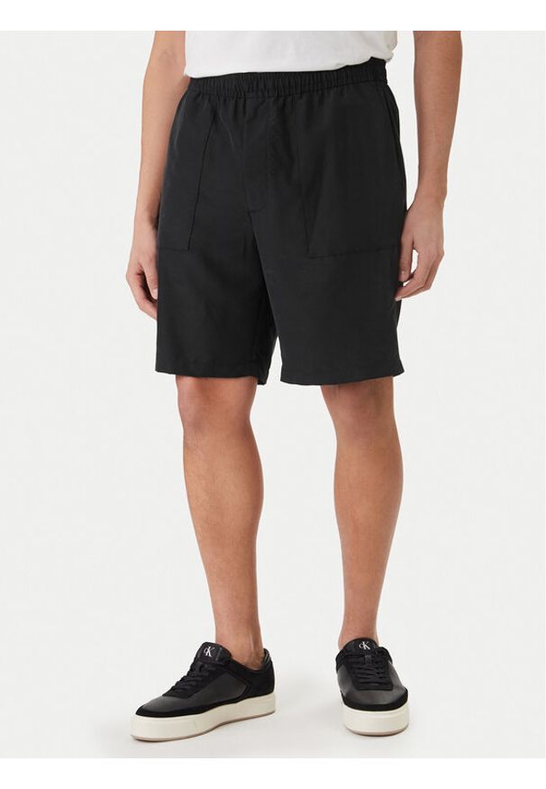 Calvin Klein Szorty materiałowe LV04LF614G Czarny Regular Fit. Kolor: czarny. Materiał: syntetyk