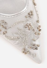 Born2be - Srebrne Siateczkowe Szpilki VICES Ozdobione Kwiatami i Perełkami Nikmanas. Zapięcie: sprzączka. Kolor: srebrny. Materiał: koronka. Wzór: kwiaty, aplikacja. Obcas: na szpilce. Styl: wizytowy, klasyczny, elegancki #3