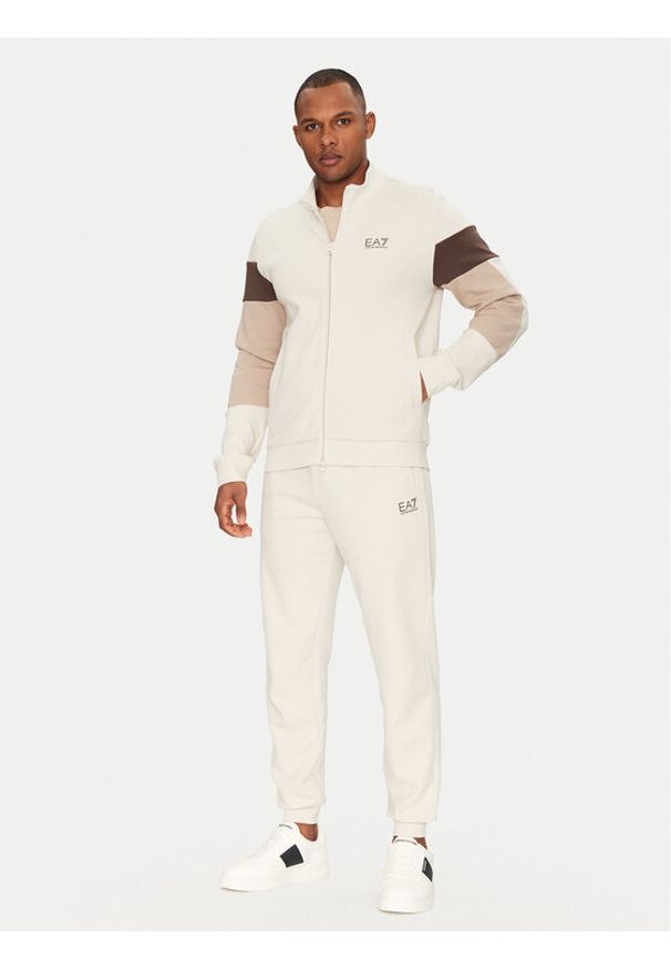 EA7 Emporio Armani Dres 7M000282 AF12660 U1112 Biały Regular Fit. Kolor: biały. Materiał: bawełna, syntetyk